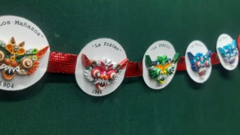 Exposición Corazón de Botón con obras de arte en técnica de filigrana de papel
