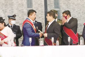 Proyectos grandes para Oruro en la sesión de honor a los pies de la Virgen del Socavón