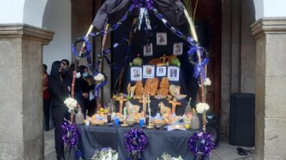 Todos Santos Oruro: Altar en la Gobernación para recibir a las almas
