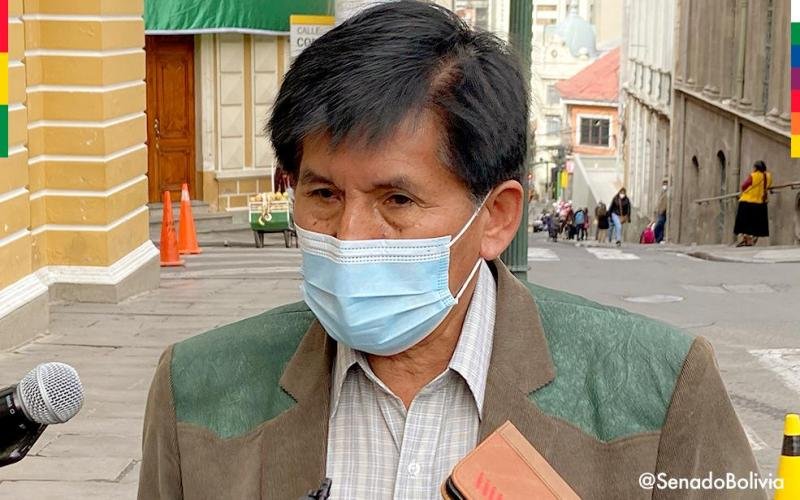 Senador del MAS se opone al pago del doble aguinaldo