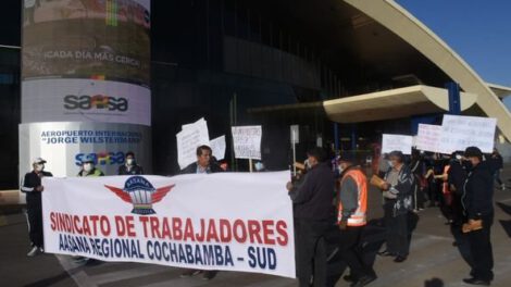 Protesta de trabajadores de Aasana por falta de pago de sueldos adeudados