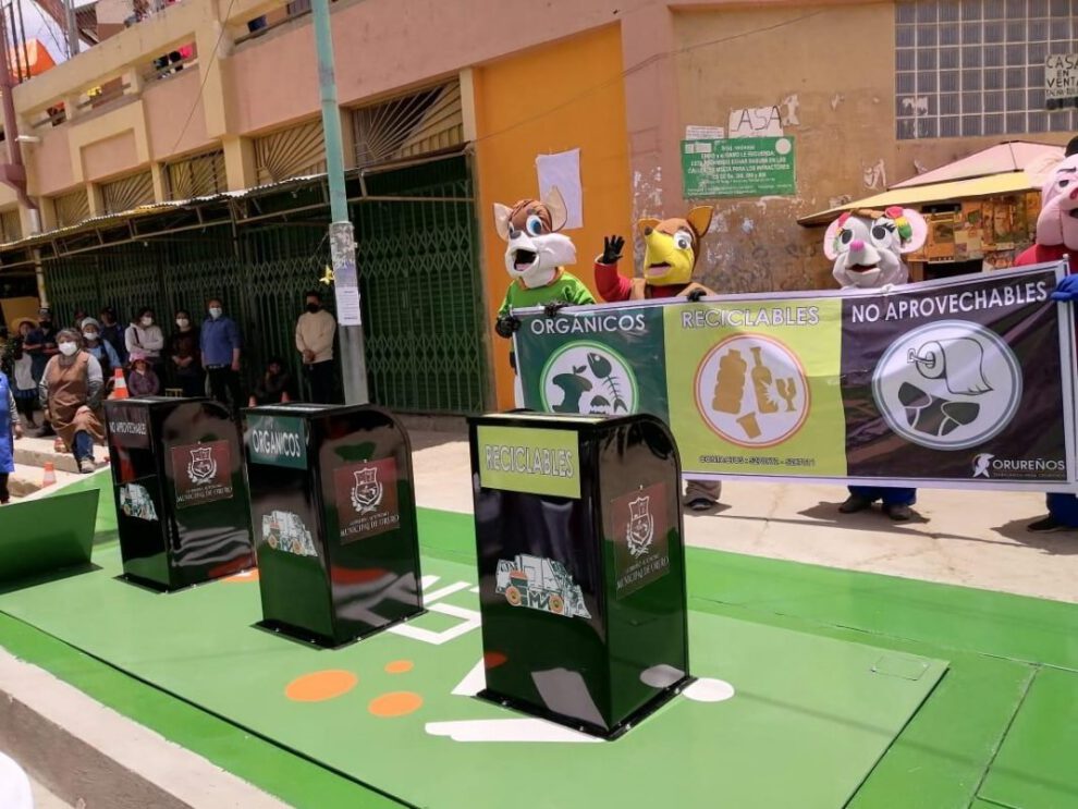 Instalan primer sistema de contenedores soterrados en Oruro