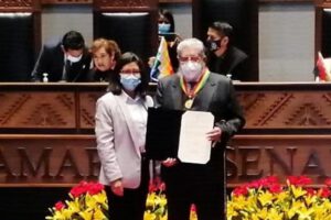 Condecoraciones del Senado a personalidades orureñas
