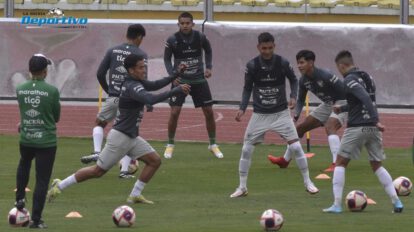 Selección boliviana entrenando en La Paz bajo las órdenes de Pablo Escobar
