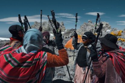 Cholitas escaladoras presentan proyecto Mama Pacha para escalar el Sajama