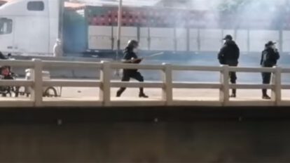 Paro indefinido en Santa Cruz con bloqueos y intervención policial