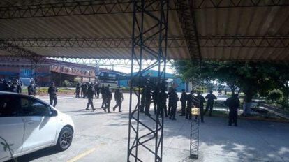 Policías de La Paz en Santa Cruz para reforzar operativos de desbloqueos