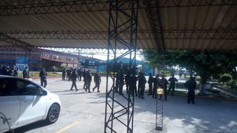 Policías de La Paz en Santa Cruz para reforzar operativos de desbloqueos