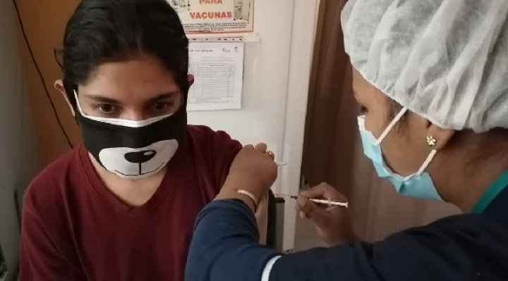 Vacunación Covid-19 en menores de 12 a 17 años con dosis Pfizer