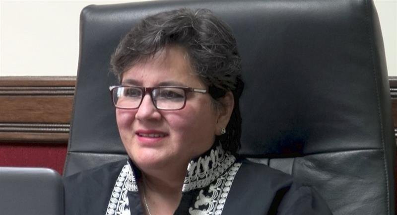 La ministra de Trabajo, Verónica Navia informó de la suspensión del segundo aguinaldo