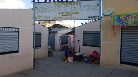 Mercado Miraflores ubicado a una cuadra de la avenida Tomás Barrón