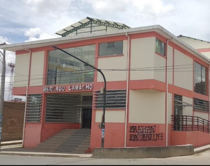 Fachada del Mercado Camacho ayudando a las amas de casa