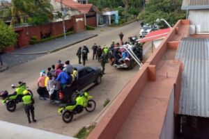 Investigación de vehículos Dircabi en bloqueos de Santa Cruz