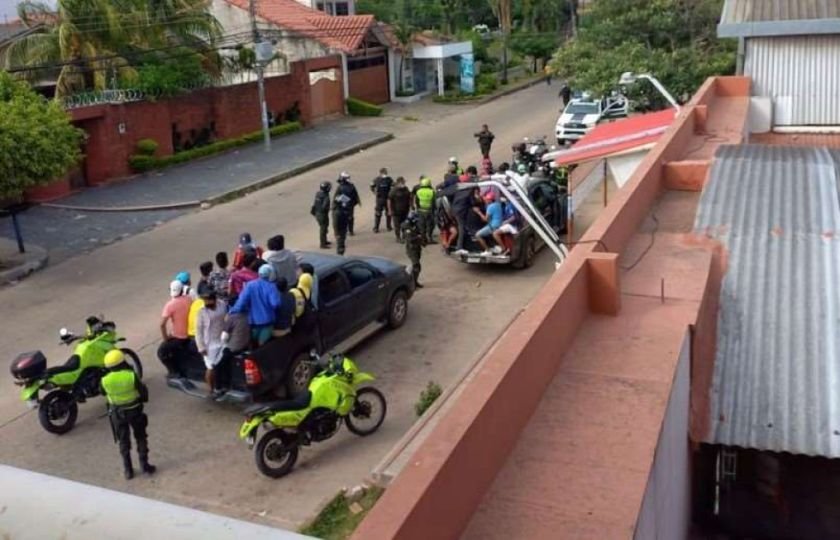 Investigación de vehículos Dircabi en bloqueos de Santa Cruz