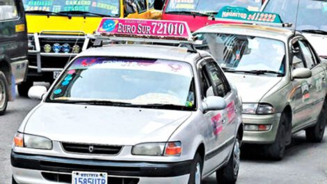 Control de tarifas de taxis en La Paz mediante tecnología