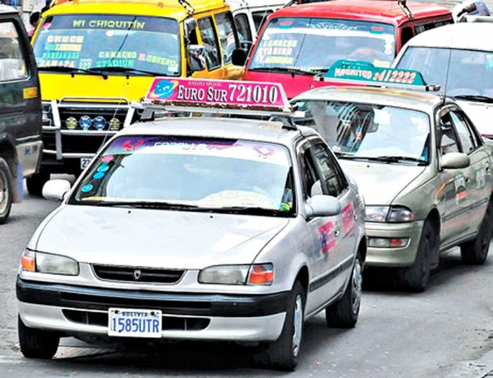 Control de tarifas de taxis en La Paz mediante tecnología