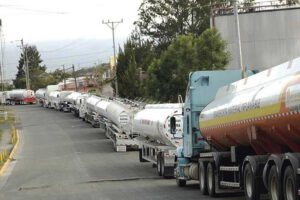 Desabastecimiento de combustible en Santa Cruz