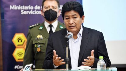 Ministro de Obras Públicas Servicios y Viviendas, Édgar Montaño, habla sobre el paro cívico en Bolivia