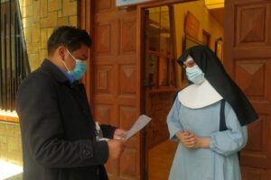 DIO entrega donativo al asilo