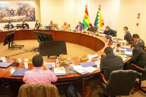 El vicepresidente, David Choquehuanca, firma la anulación de la norma tras el paro multisectorial