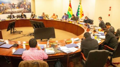 El vicepresidente, David Choquehuanca, firma la anulación de la norma tras el paro multisectorial