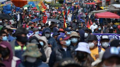 Gremialistas afines al MAS realizan una marcha en defensa del derecho al trabajo