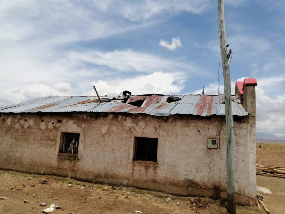 Tornado en Laja causando daños y pánico