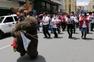Vacunación Oruro en la campaña 'Solo faltas tú, vacúnate'