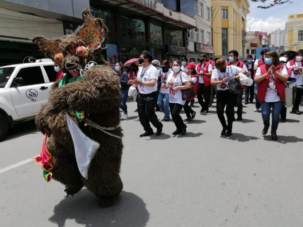 Vacunación Oruro en la campaña 'Solo faltas tú, vacúnate'