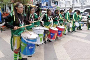 Jóvenes de la Batucada Estrella en el III Festival Internacional de Arte