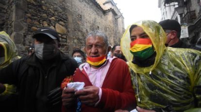 Marcha de la paceñidad con Iván Arias gasificado