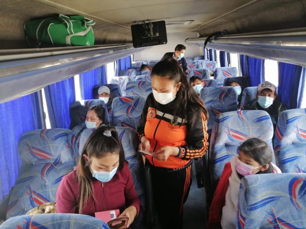 Operativos de control en los buses para evitar la fuga de menores