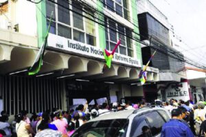 Robo de computadoras del INRA Santa Cruz