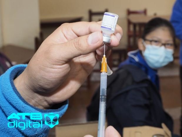 Cuarta ola de la pandemia afecta a personas no vacunadas