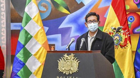 Prohibición de viajes de promoción por el Ministro de Educación, Edgar Pary