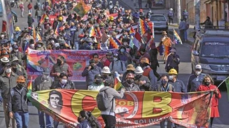 Movilización de la COB en defensa del Gobierno de Arce