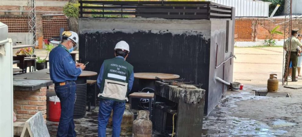 Explosión en restaurante en Santa Cruz