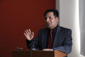 Denuncia contra exministro de Educación Adrián Quelca