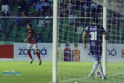 Sanción a Blooming por invasión de un hincha al campo de juego