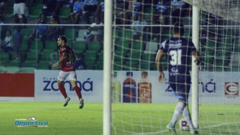Sanción a Blooming por invasión de un hincha al campo de juego