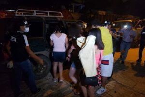 Aprehensión de jóvenes por tusi en Santa Cruz