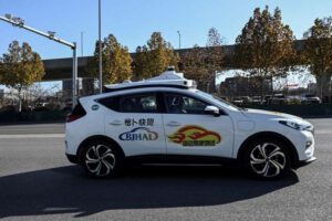 Taxis autónomos en Pekín circulando sin conductor