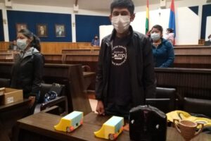 Concurso Internacional de Robótica representado por Víctor Michiga y Laura Misericordia