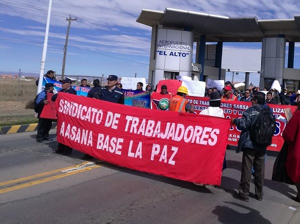 Movilización de trabajadores de Aasana en El Alto