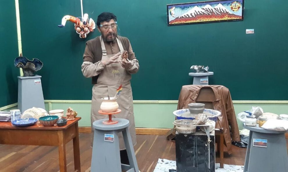 Exhibición de cerámica en la Casa de la Cultura