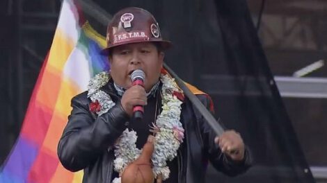 Marcha por la Patria liderada por Juan Carlos Huarachi de la COB