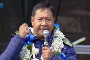 Marcha por la Patria con Luis Arce en la plaza San Francisco