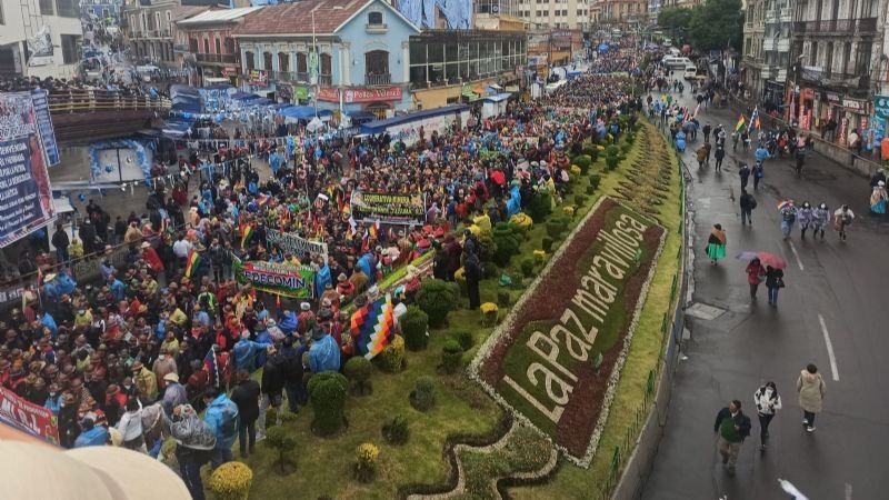 Marcha por la Patria dejó basura y daños en Plaza San Francisco