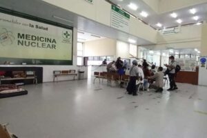 Paro de médicos en Santa Cruz en apoyo a Rómulo Calvo y Fernando Castedo