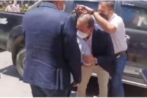 Agresión a Camacho en Tarija durante conferencia sobre el federalismo